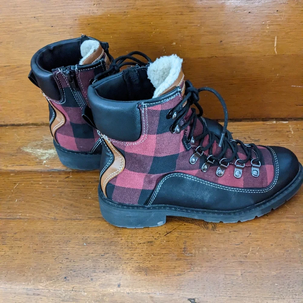 London Fog Black/Maroon Plaid Ankle Boots sz 8 Zip & Tie So Cute Very Good Cond! - Picture 10 of 11